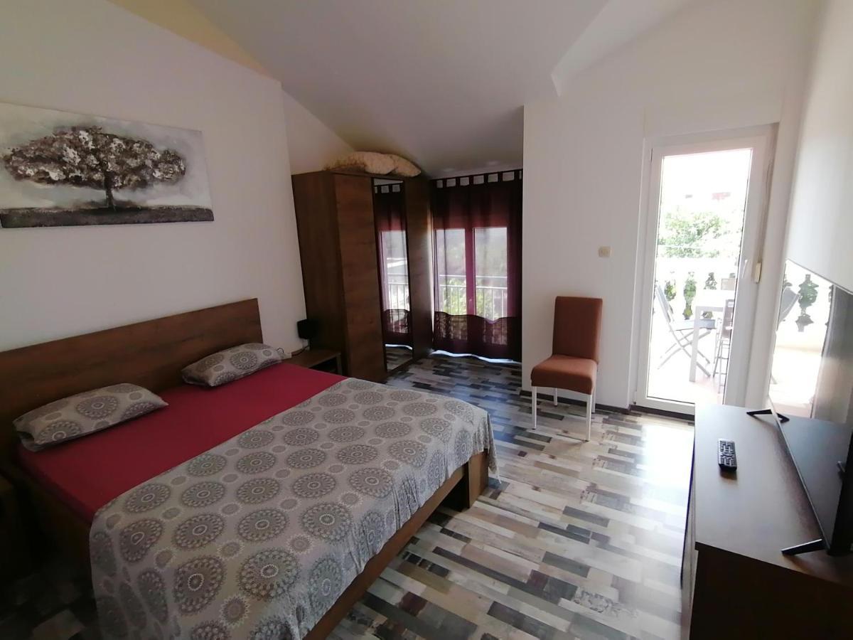 House Srima-Vodice Dalmatiaヴィラ エクステリア 写真