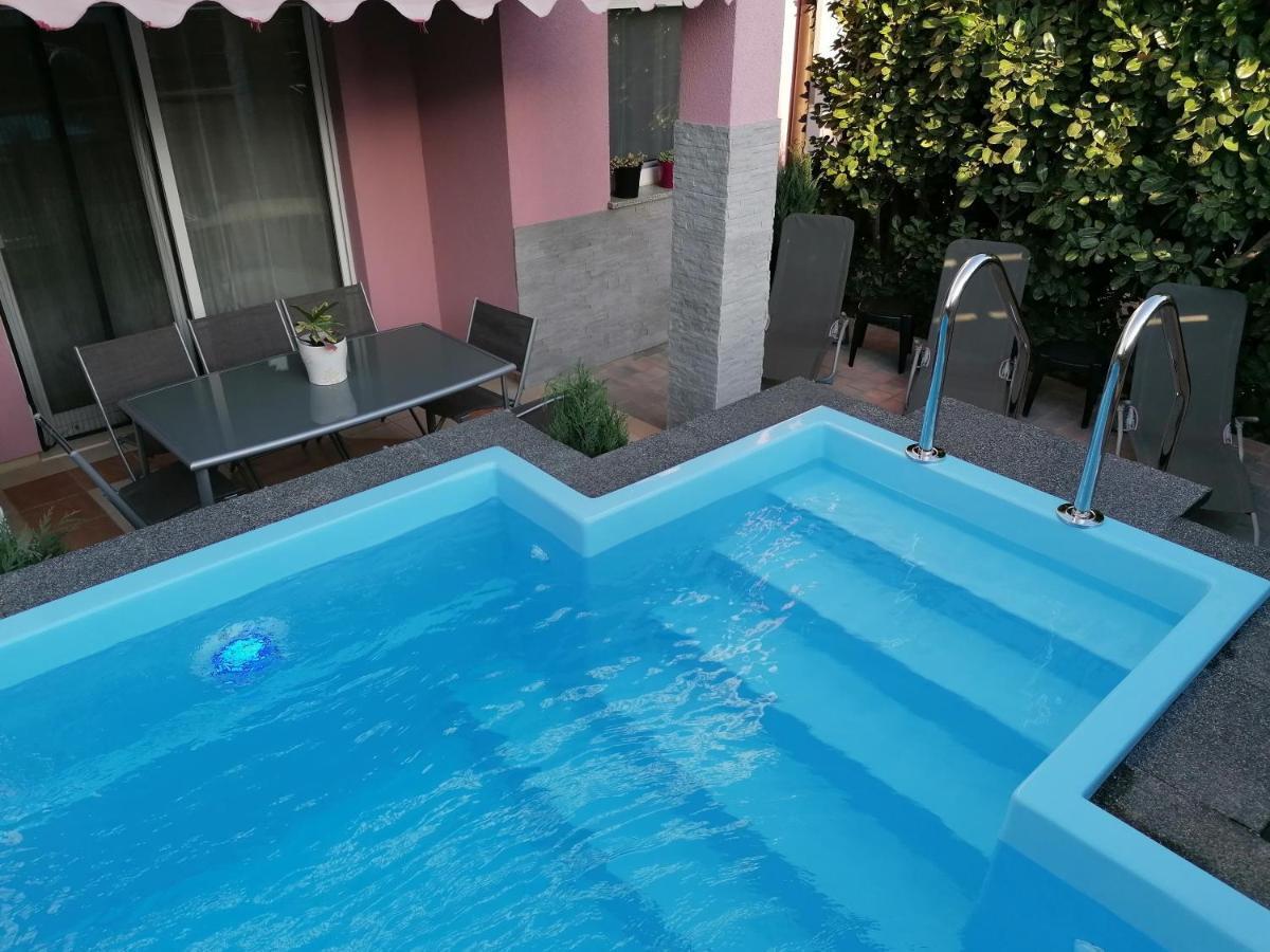 House Srima-Vodice Dalmatiaヴィラ エクステリア 写真