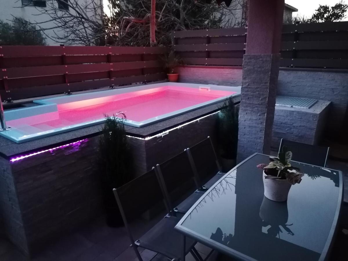 House Srima-Vodice Dalmatiaヴィラ エクステリア 写真